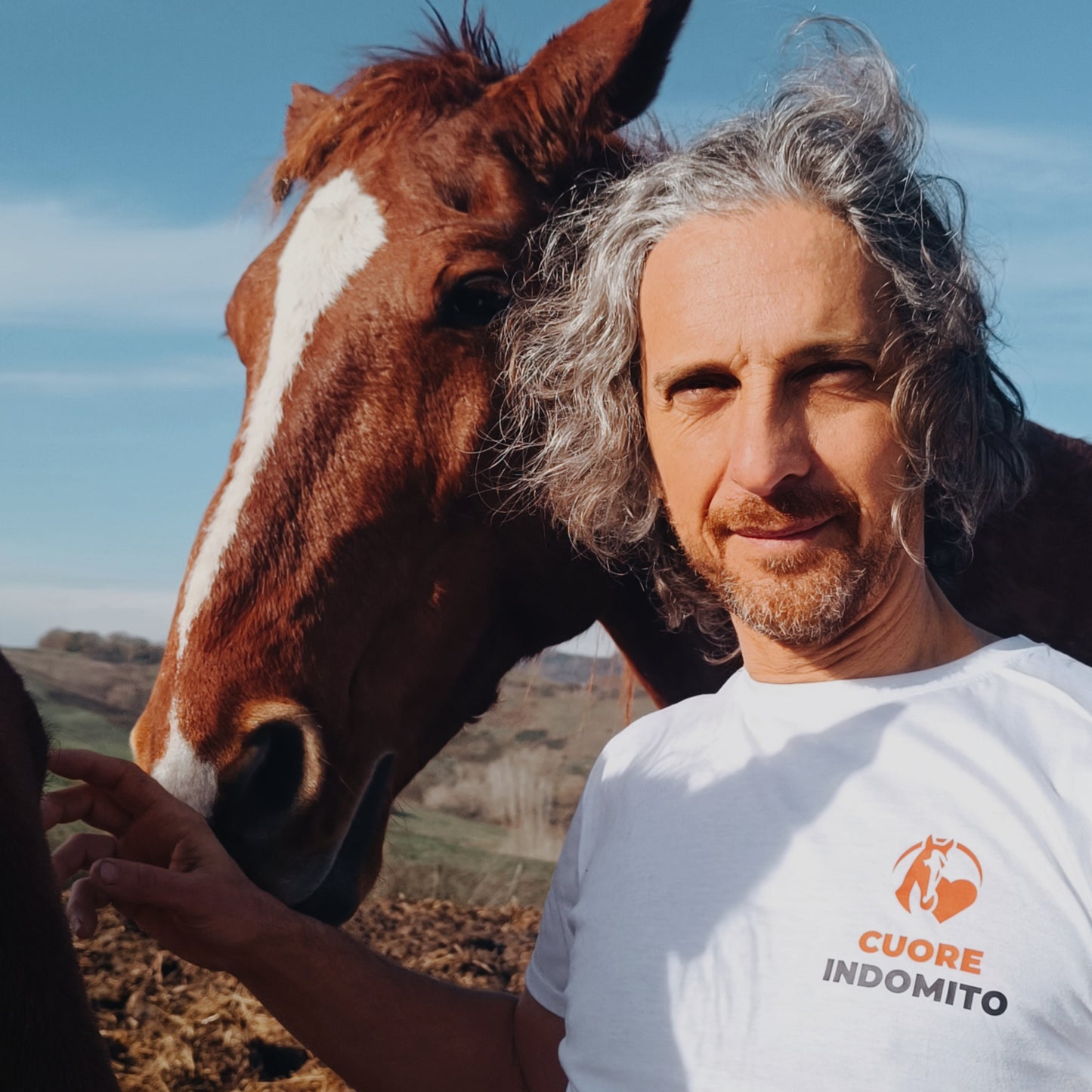 CUORE INDOMITO - Maglietta 100% cotone con logo IHP. Versioni uomo e donna.